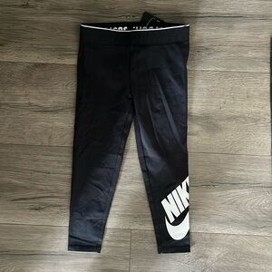 Nike Girls Leggings.